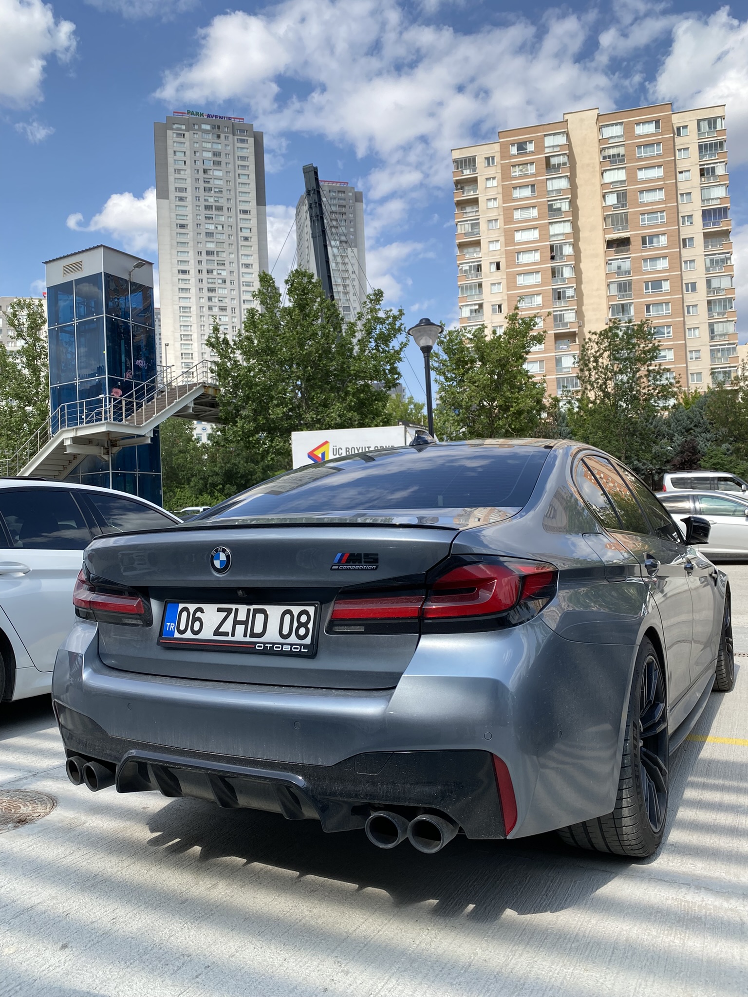 BMW M5 Arka Görünüm